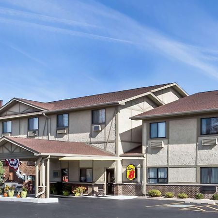 Super 8 By Wyndham Ottawa Starved Rock Hotel Bagian luar foto