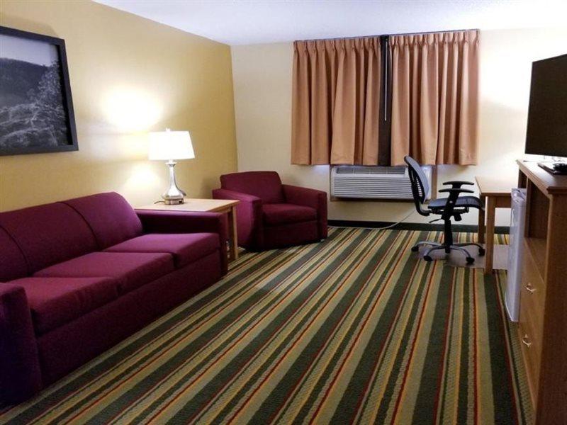Super 8 By Wyndham Ottawa Starved Rock Hotel Bagian luar foto