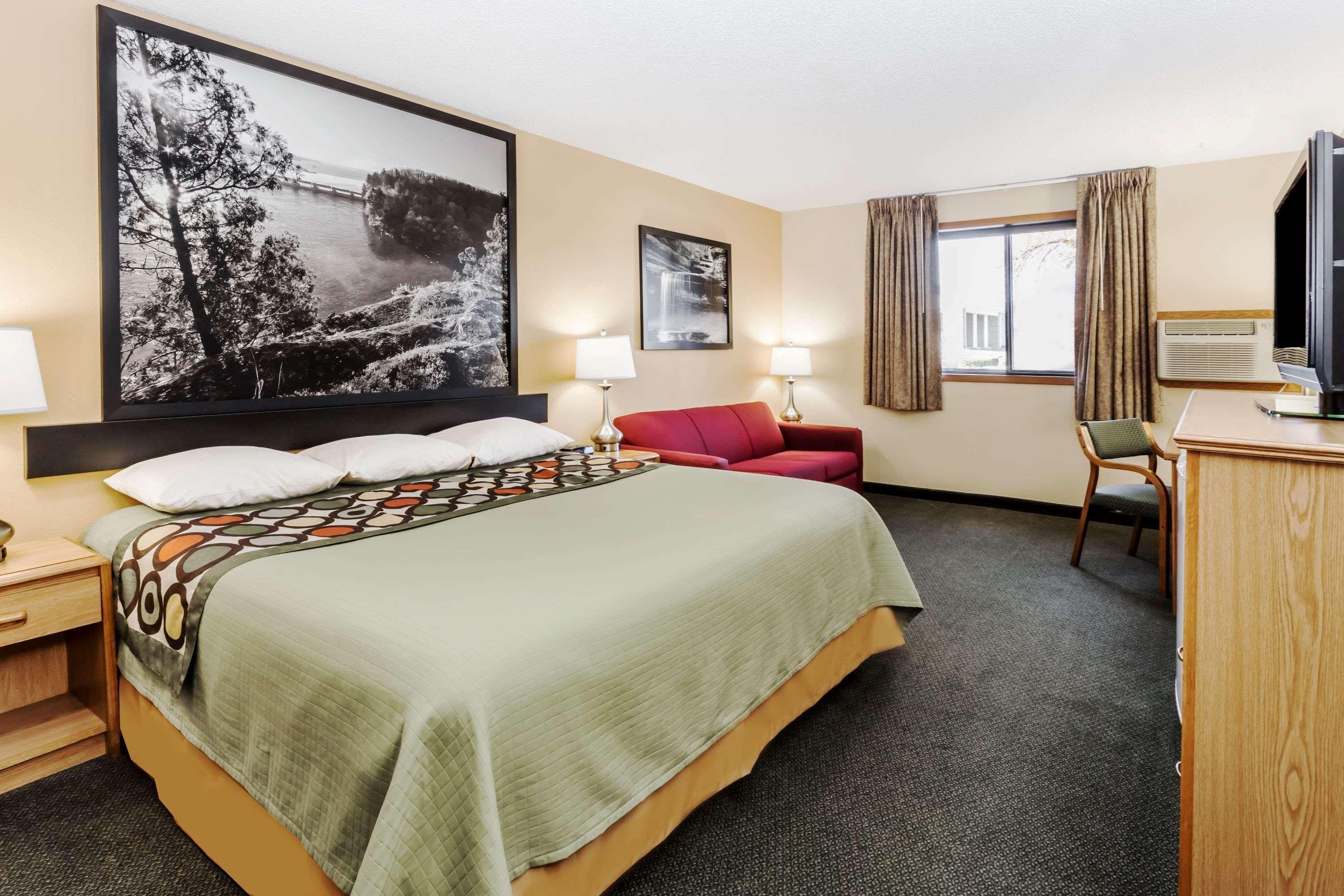 Super 8 By Wyndham Ottawa Starved Rock Hotel Bagian luar foto