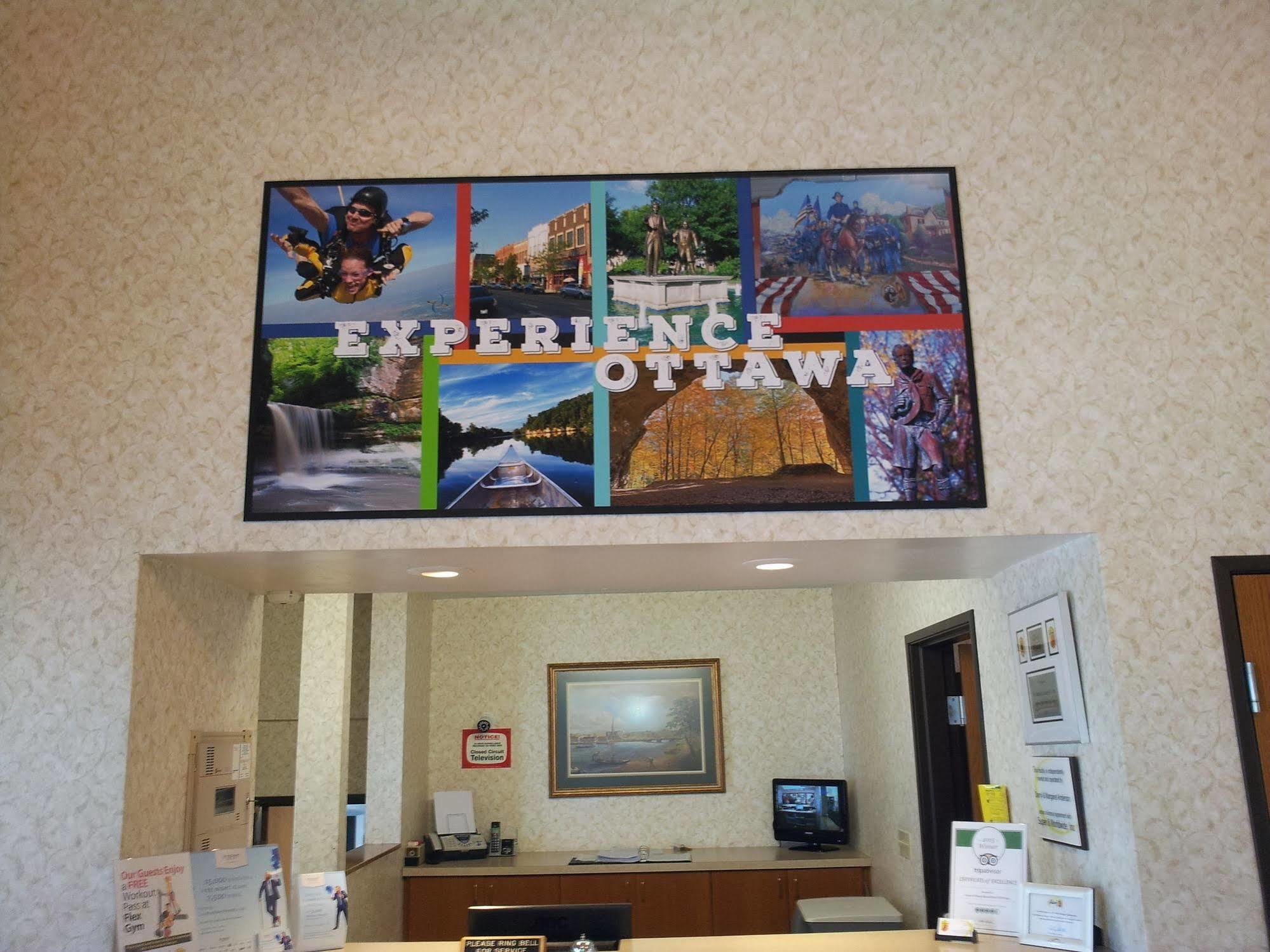 Super 8 By Wyndham Ottawa Starved Rock Hotel Bagian luar foto