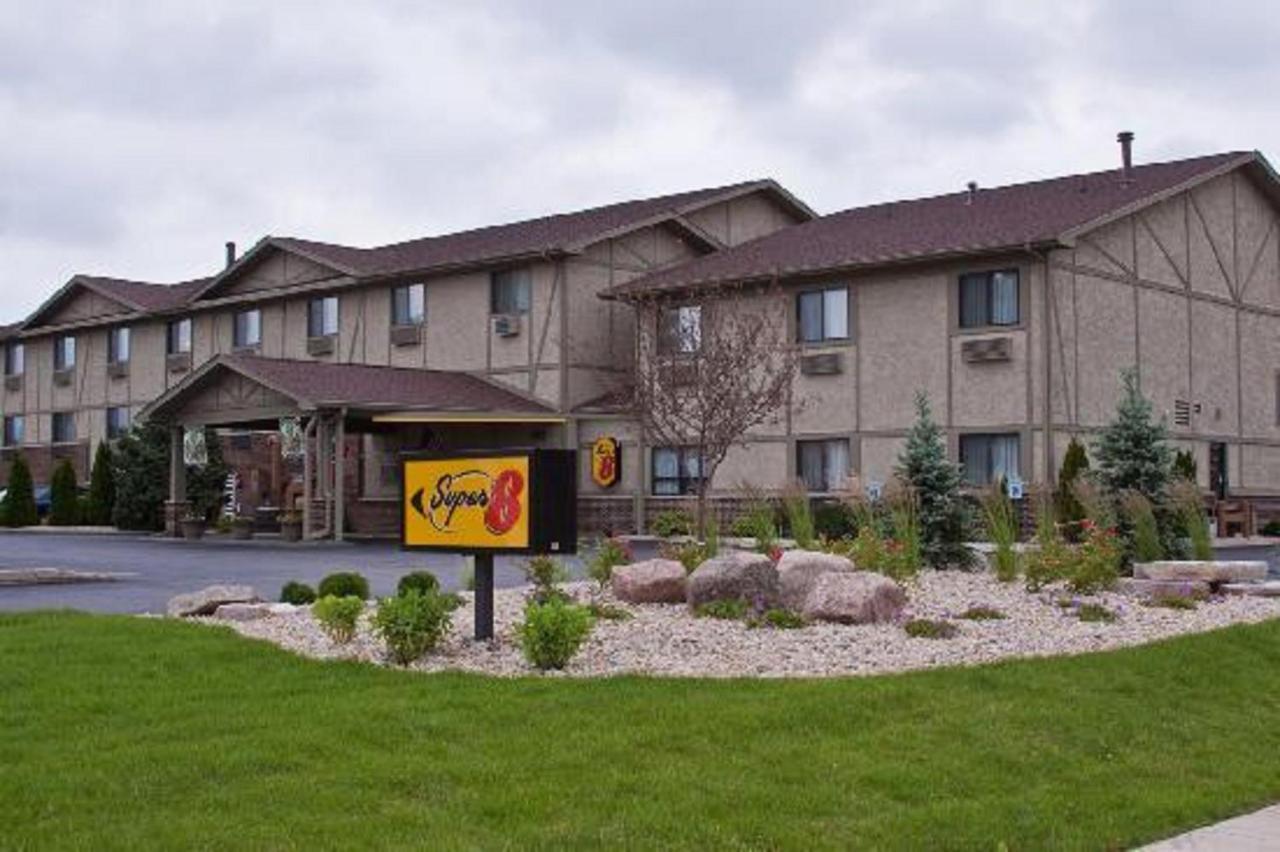Super 8 By Wyndham Ottawa Starved Rock Hotel Bagian luar foto